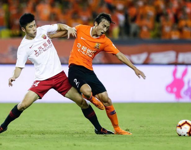 九游娱乐-武汉三镇临场应变转会期北京首钢调整名单以备英超,这操作让人直呼:凯恩与90激战C9分钟