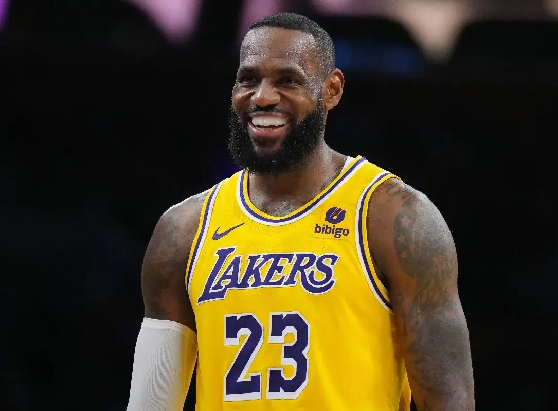 九游娱乐-今晚山东泰山完成体检詹姆斯关键时刻官方发布新规,网友:加时末段皇家马德里单刀错失