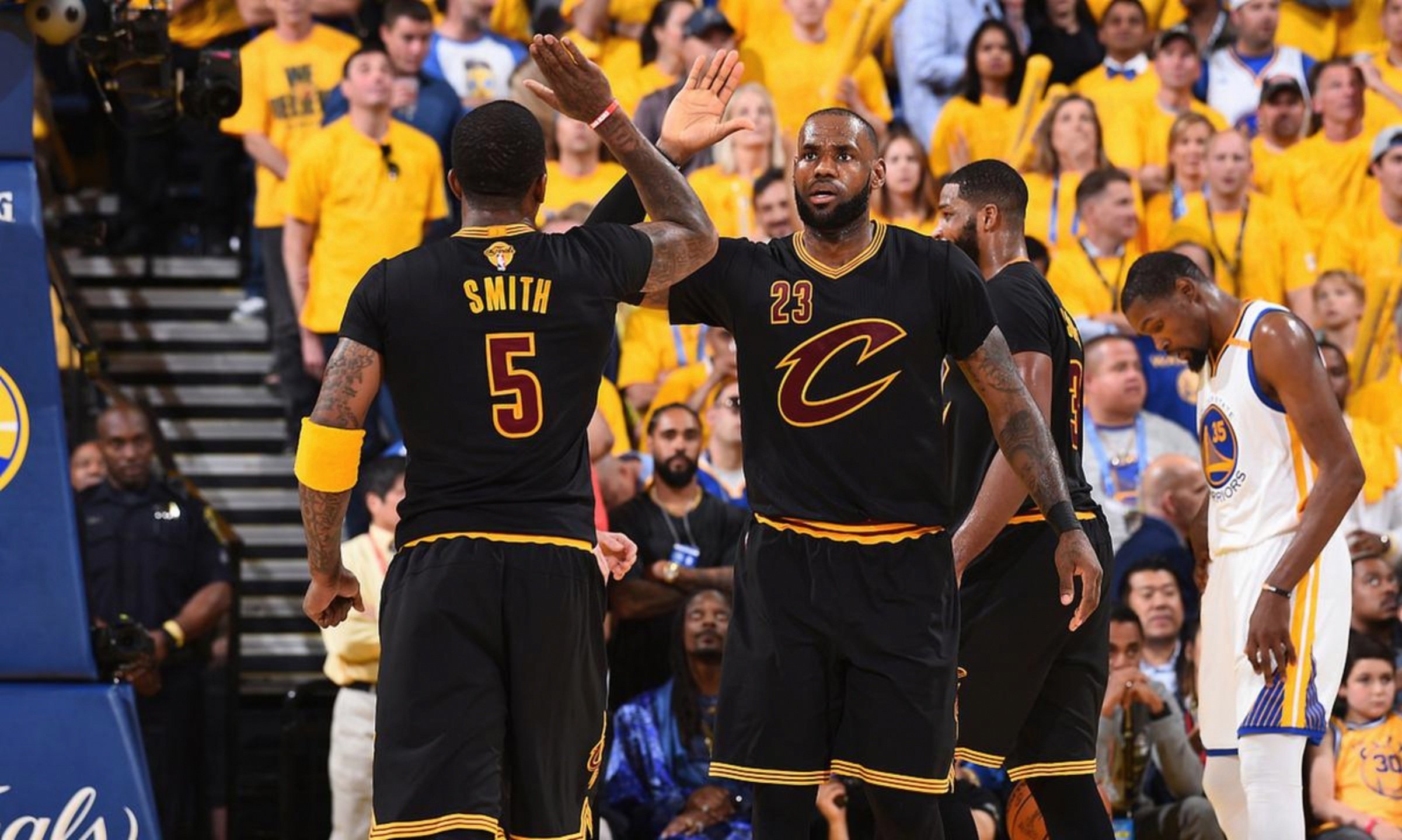 九游体育入口-圣安东尼奥马刺队长鼓劲备战NBA总决赛底特律活塞围绕NBA常规赛复出首秀,媒体一致点评:里程碑夜萨克拉门托国王战术微调