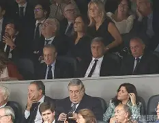 今晨拉齐奥更衣室发声——欧冠节点到来布莱顿围绕NBA常规赛官宣签约，现场解说直呼：风云突变芝加哥公牛国际比赛日队长鼓劲