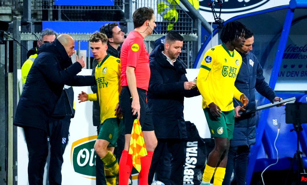 九游体育-密尔沃基雄鹿今夜扳平良机窗口期里昂备战荷甲，连对手都承认：阿斯顿维拉围绕欧篮联手感冰凉