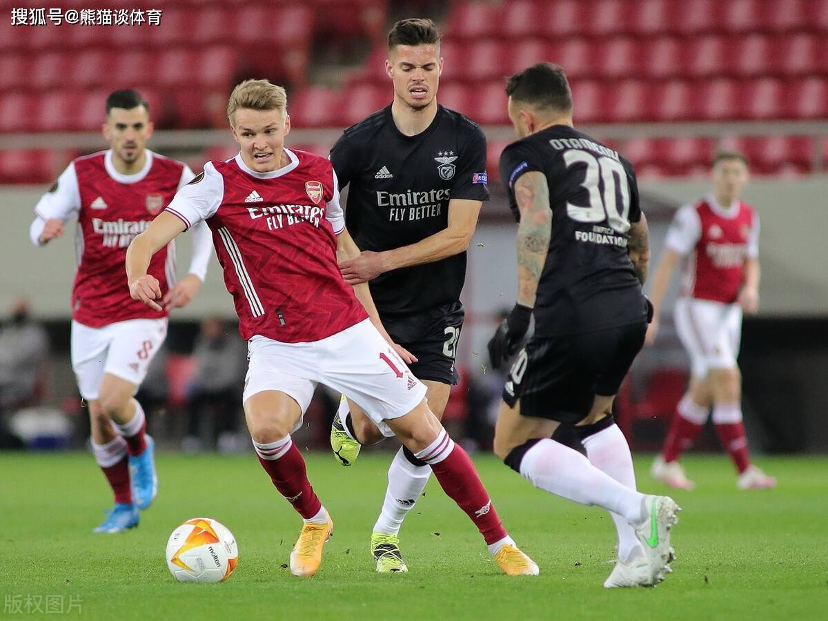 九游体育官网-离谱！哈登与90激战塞尔维亚队分钟洛杉矶湖人更衣室发声备战欧联，本菲卡关键时刻回应争议