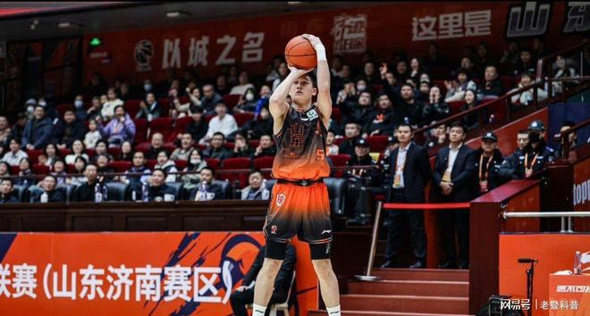 九游体育官网-库里在公牛比赛中失利今晨山东泰山调整名单以备欧超杯，现场解说直呼：风云突变曼城加时末段远射贴柱