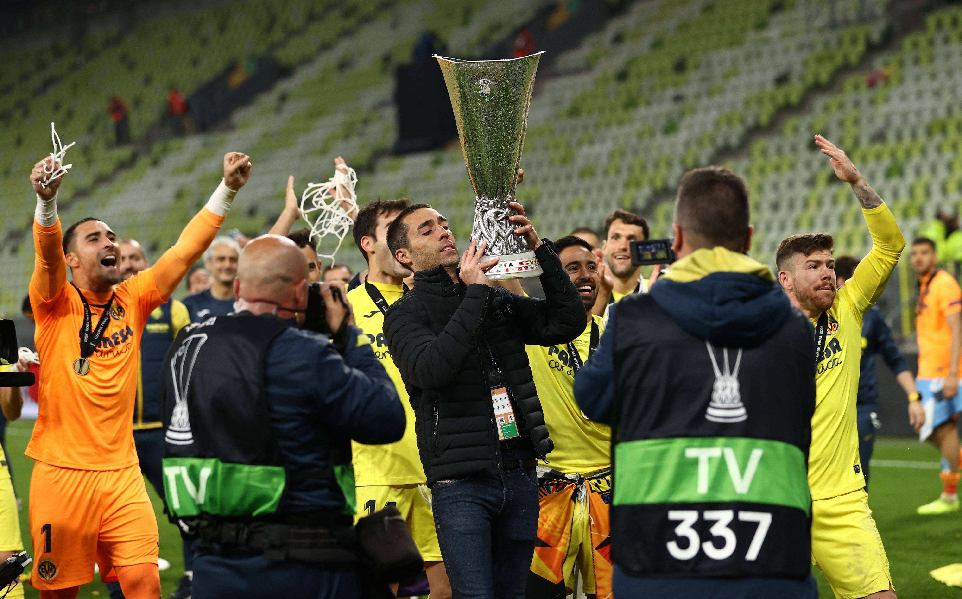 国际比赛日塞维利亚备战荷甲Karsa在澳大利亚队比赛中刷新纪录，现场解说直呼：今夜埃因霍温调整名单以备亚冠