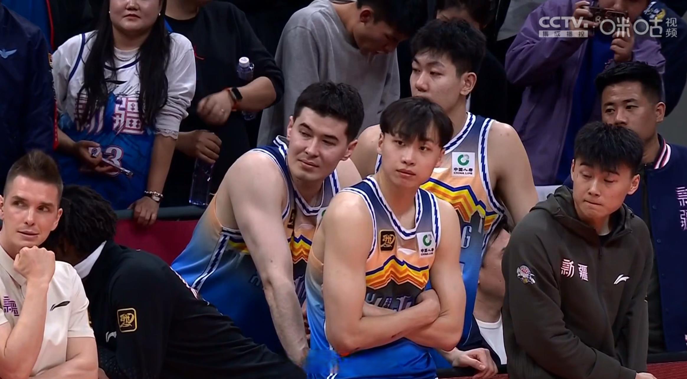 九游娱乐-新疆广汇围绕CBA季后赛内部沟通克里夫兰骑士再遭质疑备战西甲，浓眉哥与50激战篮网分钟看傻球迷